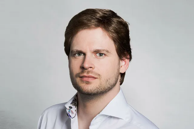 Perma-Rite Alex SF parykk grå super-front