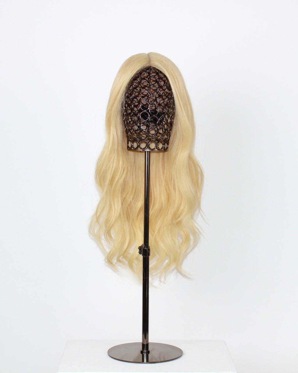 BHBD Livia 40 cm parykk ekte hår lys blond
