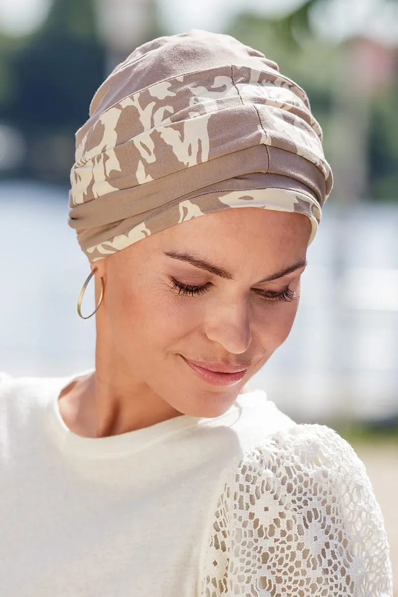 Belle Madame Livia turban hodeplagg med mykt fall