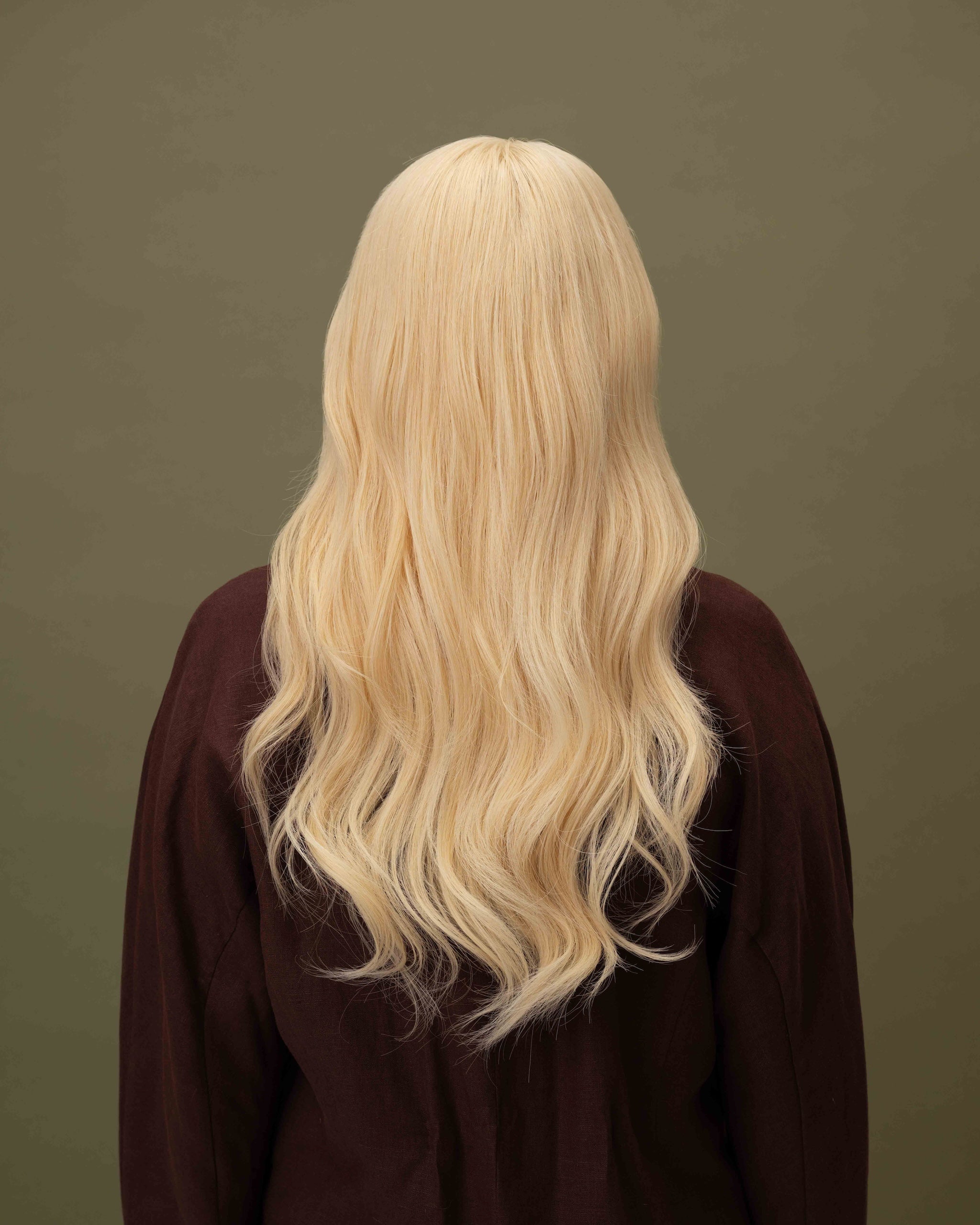 BHBD Livia 40 cm parykk ekte hår lys blond