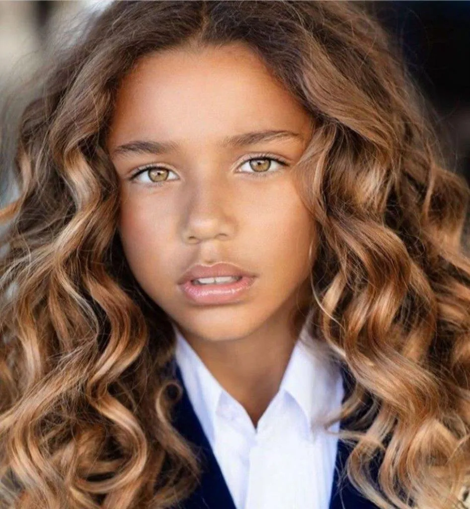 Diva Maker Hair Prosthetics Zarah parykk naturlig fall